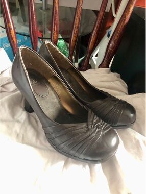 Vintage Y2K 725 Originals Millie Brown Pumps Size 7 Fits 7.5 Office Siren 2000s